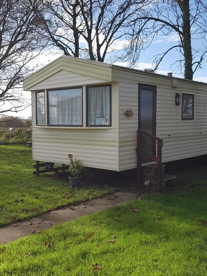 Cosy Caravan At Blackmoor Farm Ludchurch المظهر الخارجي الصورة